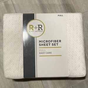R+R Microfiber Sheet Set Full Easy Care Flat Fitted 2 Pillow Cases Pink Diamond